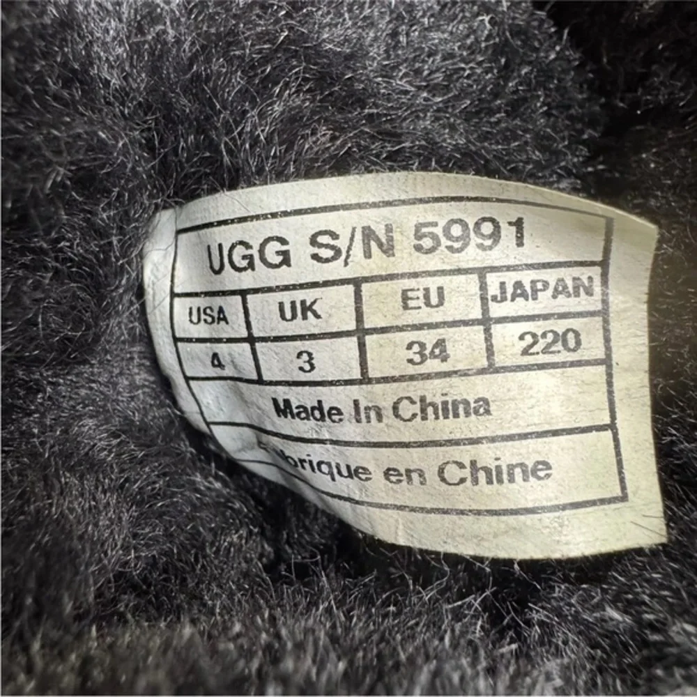UGG sn 5991